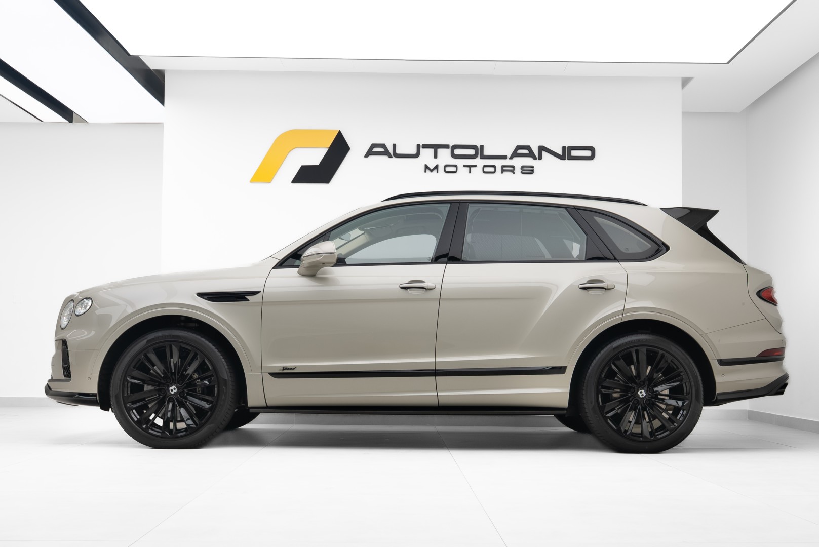 2022 BENTLEY BENTAYGA SPEED W12 (GCC) — WARRANTY FULL SERVICE HISTORY